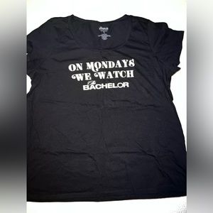 💕 torrid graphic tee Size 3 On Mondays We Watch the Bachelor